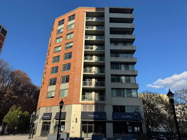 800 Jackson Street image 2 of 36