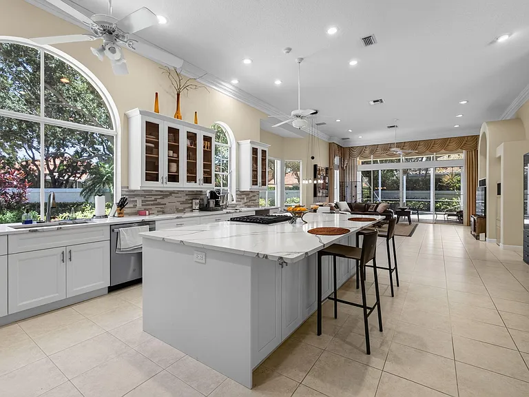 1048 Diamond Head Way — Photo 8