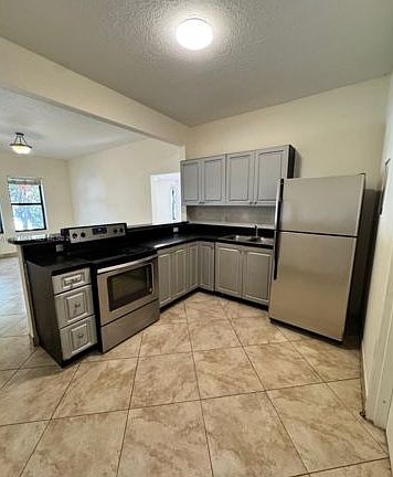 5th image of 11-2000 Monroe St #11