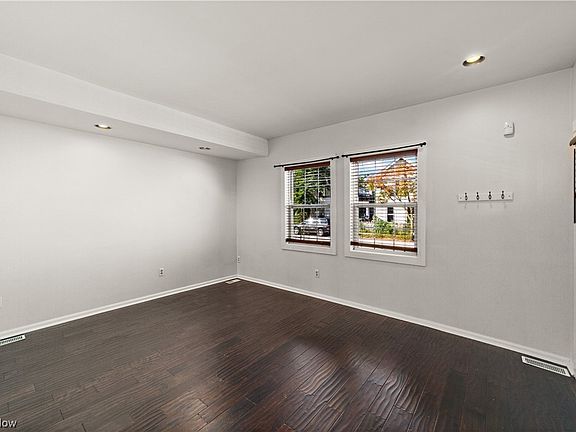 3rd image of 1407 W 58th St