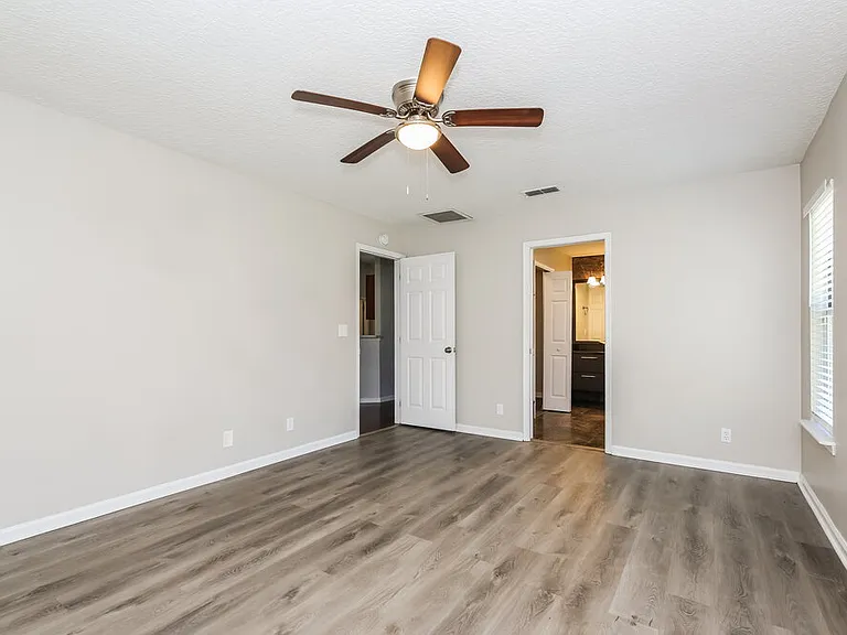 12640 Ashmore Green Dr S — Photo 11