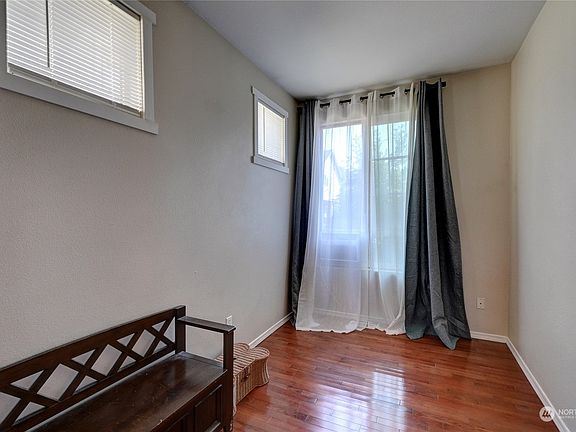 5th image of 18410 98th Avenue E