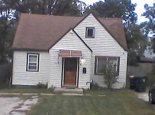 407 Highmoor Dr, Round Lake Park, IL 60073
