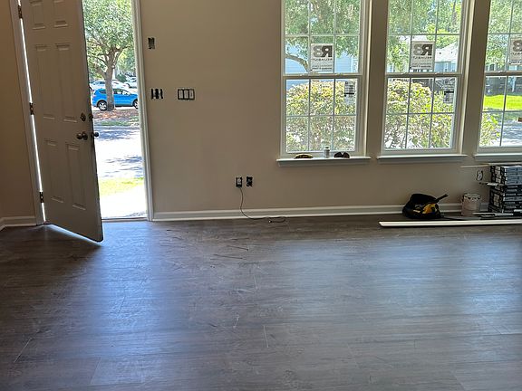 5th image of 339 Kelsey Blvd
