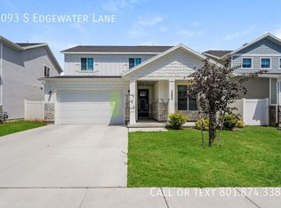 3093 S Edgewater Ln, Syracuse, UT 84075