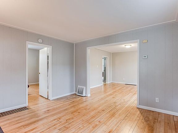 5th image of 2815 Randolph St NE