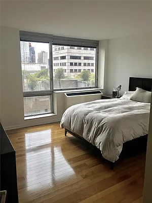 Rented by R New York | media 18