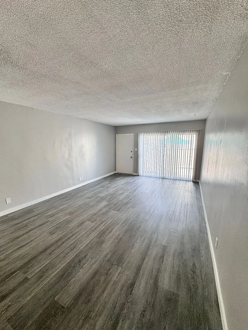 2242 San Anseline Ave — Photo 3