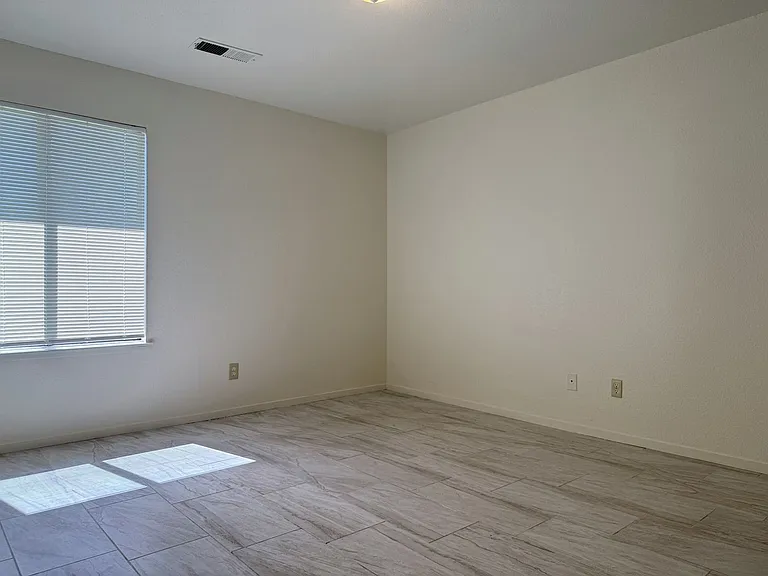 1310 Loughborough Dr — Photo 15