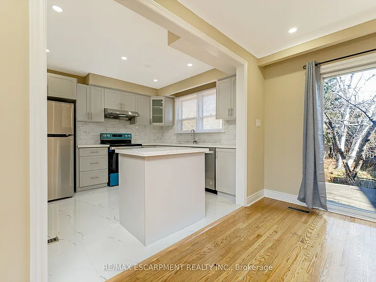 113 Poynter Dr — Photo 12