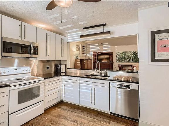 2nd image of 2208 Queen Anne Ct