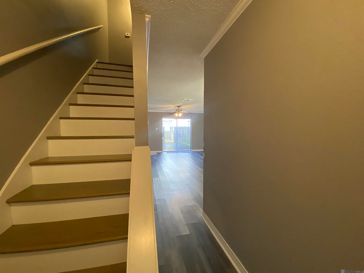2 bed, 1088 sqft, $1,300 — Photo 2