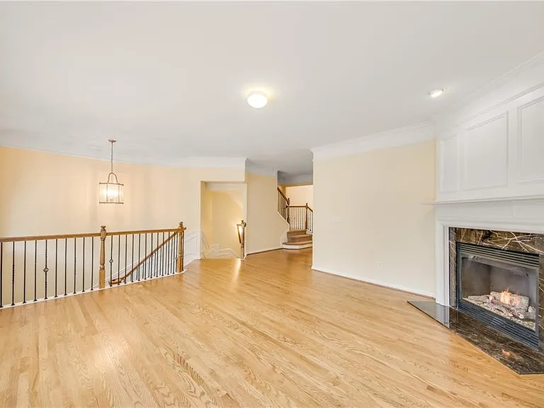 2776 Loftview Sq — Photo 3