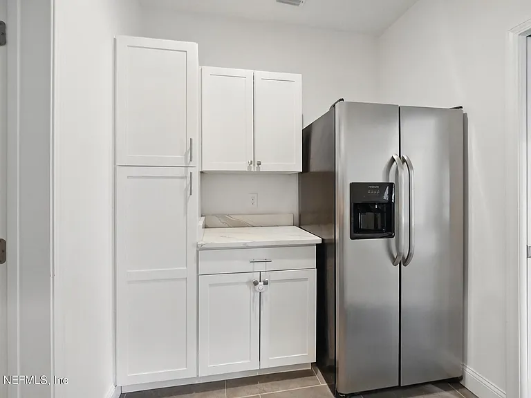 150A N Roscoe Blvd — Photo 53