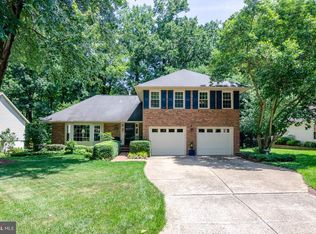 4621 Tapestry Dr, Fairfax, VA 22032