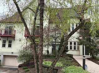 1037 Williamson St UNIT 301, Madison, WI 53703
