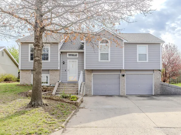 2936 Fenwick Rd, Lawrence, KS 66046