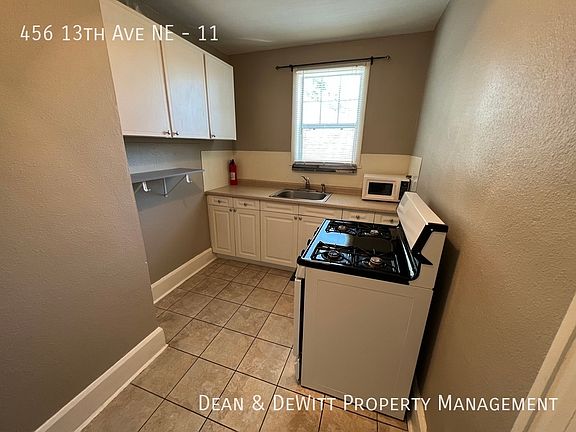 4th image of 456 13th Ave NE #11