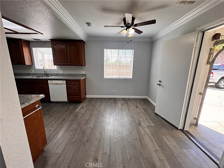 14439 Rosecrans Ave #B — Photo 5