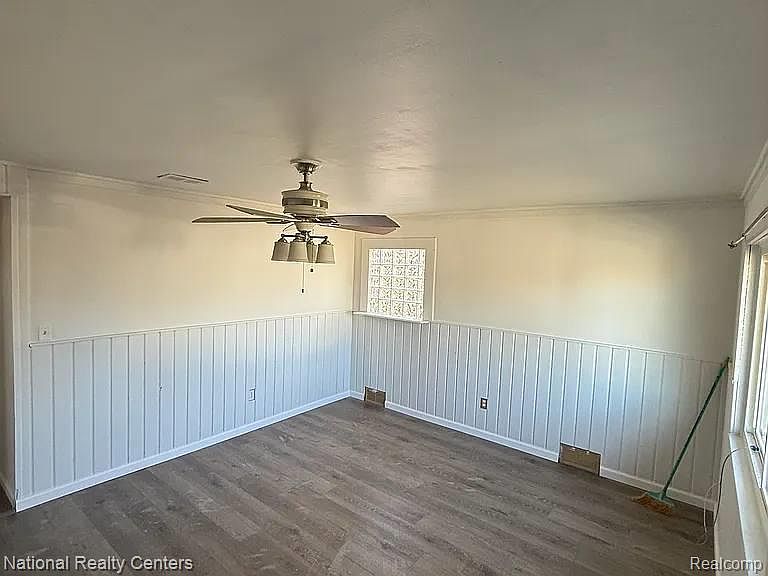 11330 Packard Ave, photo 2