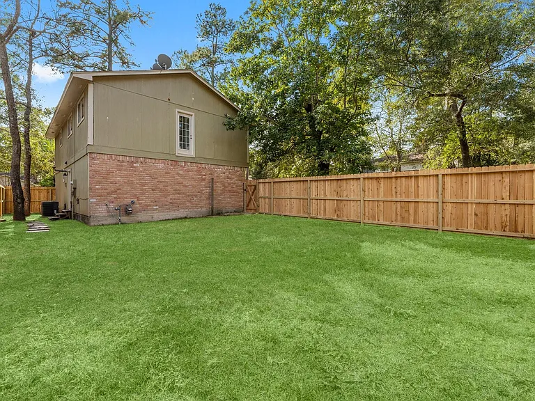 2 Ground Brier Ct — Photo 24