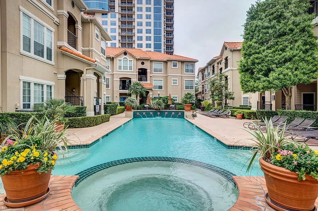1 bed, 1.0 bath, 537 sqft, $1,300 — Photo 1