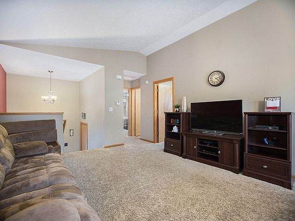 5th image of 969 Sagewood Ct