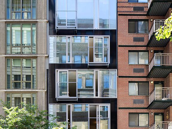 2nd image of 138 W 19th St
