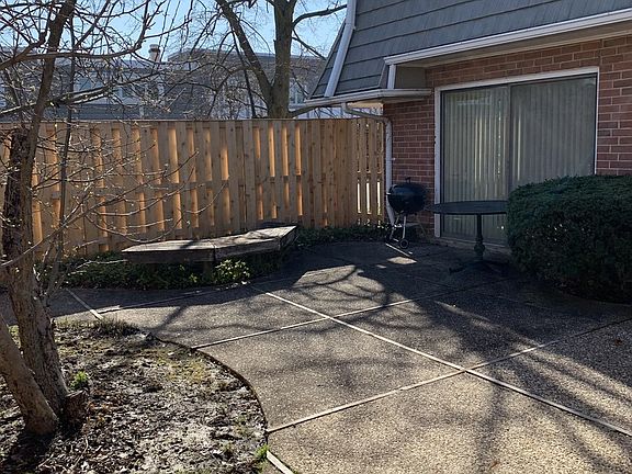 3rd image of 1471 Chantilly Ct