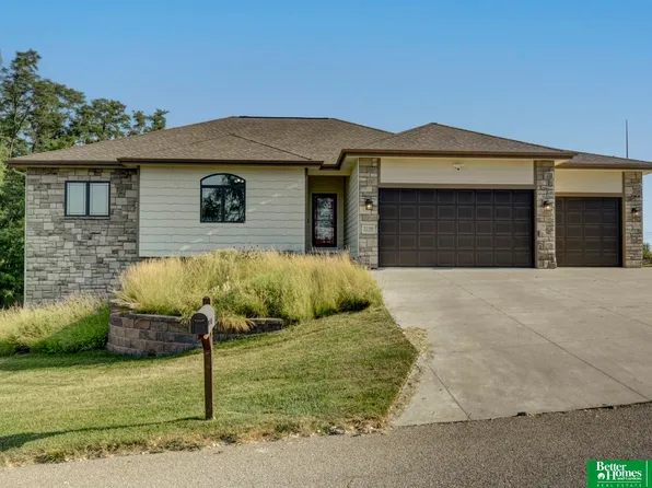3230 Fairway Dr, Plattsmouth, NE 68048