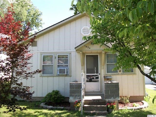 Home for Sale in Quincy, IL $69,000