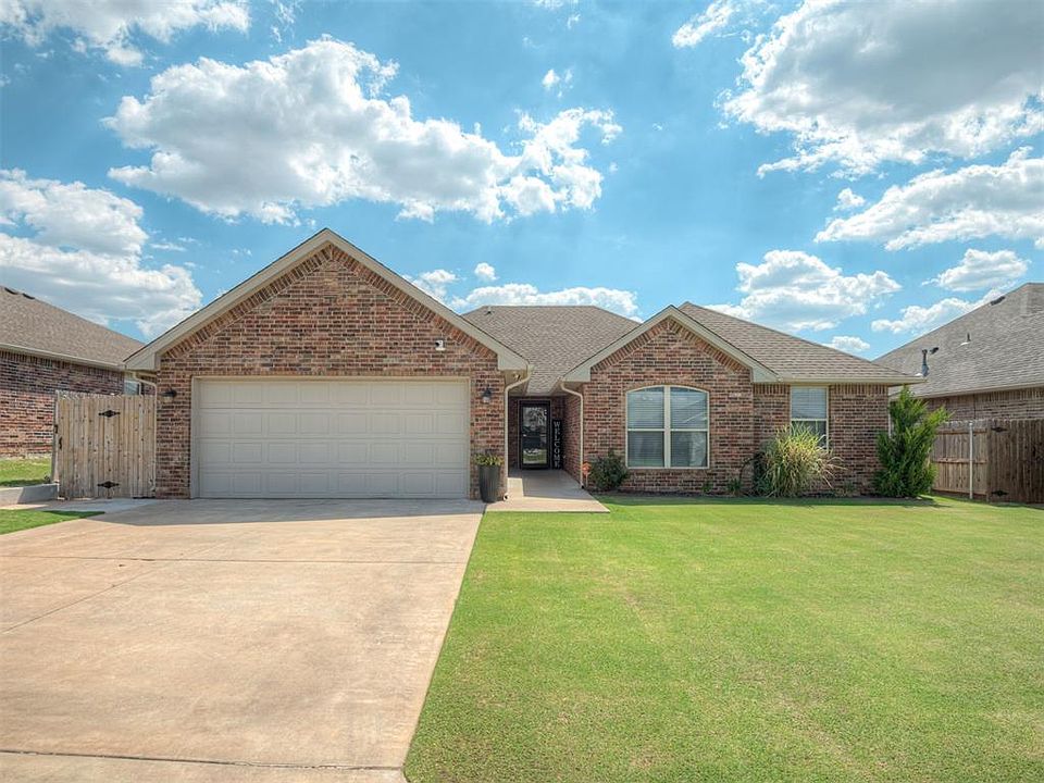 1st image of 1915 Twisted Oak Ct