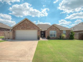 1915 Twisted Oak Ct, Shawnee, OK 74804
