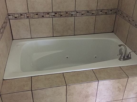 Ensuite Jacuzzi Tub