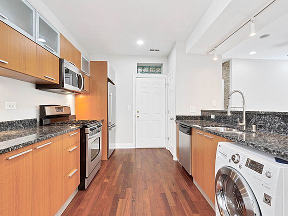 5th image of 1358 W Estes Ave #2W