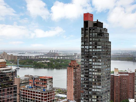 4th image of 1641 3rd Ave APT 37H