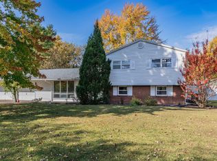 3008 Mockingbird Ln, Evansville, IN 47710