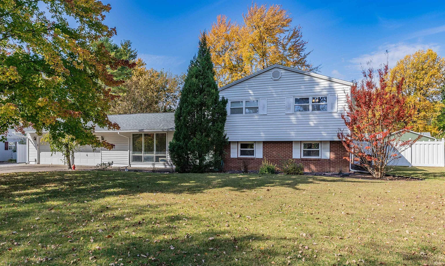3008 Mockingbird Ln photo 1