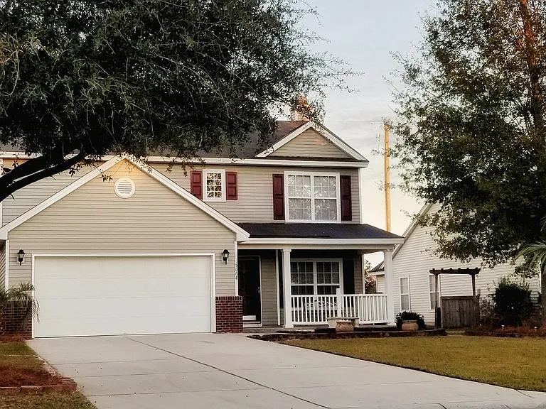 5064 Ballantine Dr — Photo 2