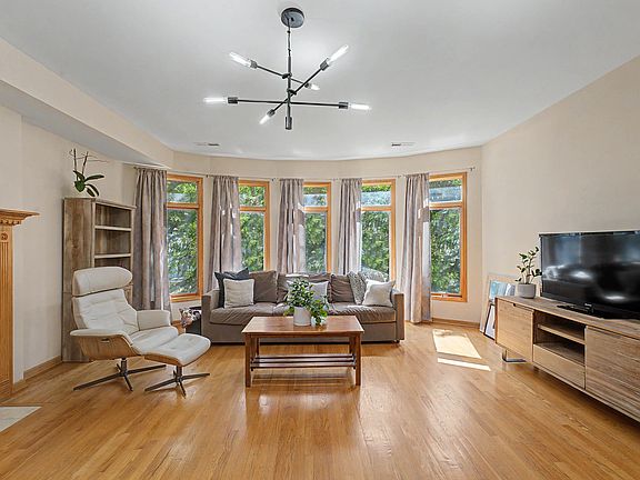 2nd image of 1320 N Cleveland Ave #2
