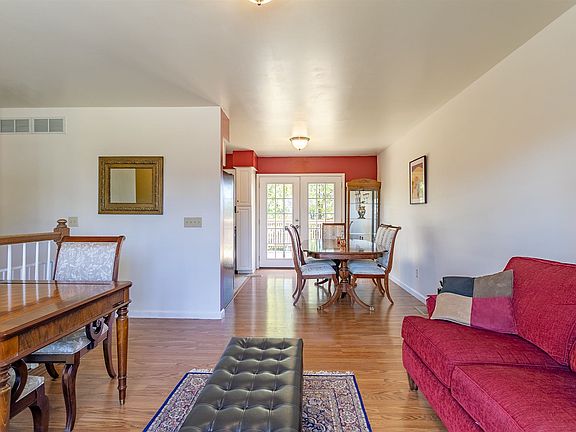 3rd image of 4399 Maryjoetta Dr