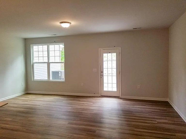 6137 Beale Loop — Photo 12