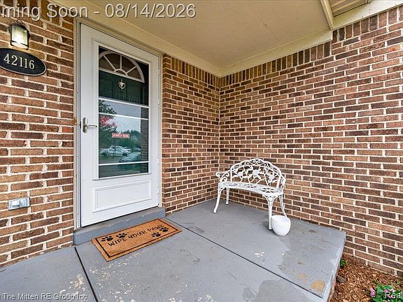 4th image of 42116 Richmond Dr