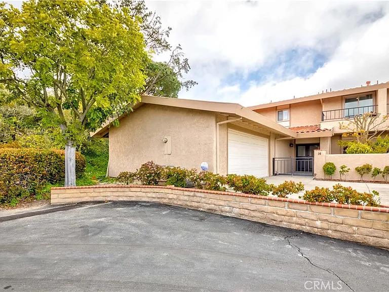 14 Peartree Ln — Photo 46