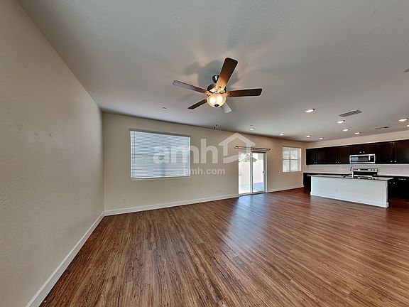 4th image of 5957 W Larkspur Dr