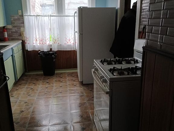 5th image of 12501 Locke Ave