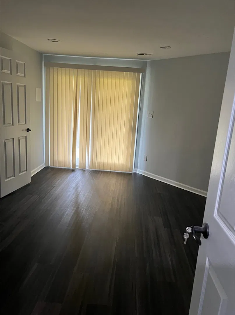 2430 Potterfield Road $950 Available (Private Bath) — Photo 4