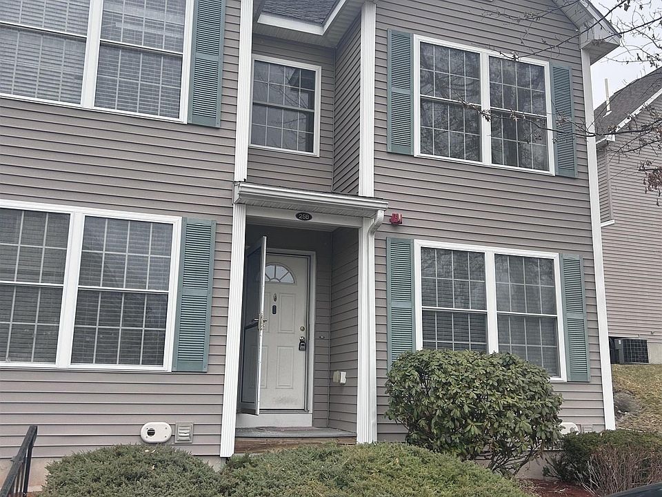 1st image of 25B Shadowbrook Dr