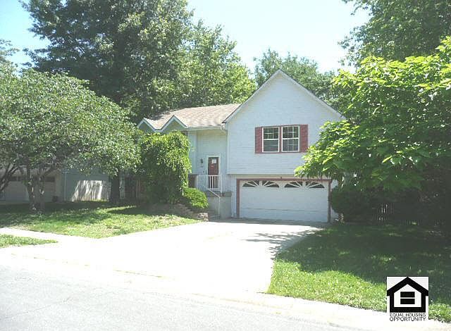 1st image of 207 SE Crestwood St