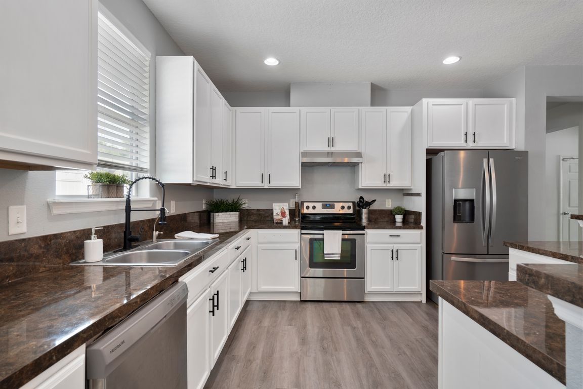 next background image